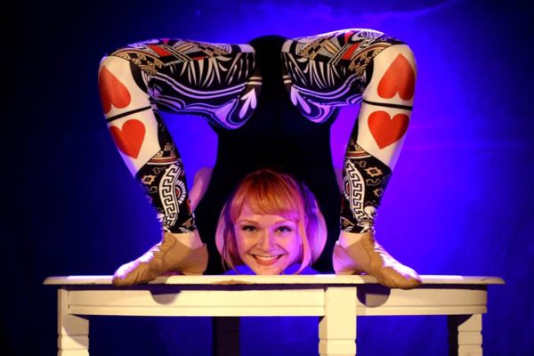 Contortionists Indigo Circus 2509